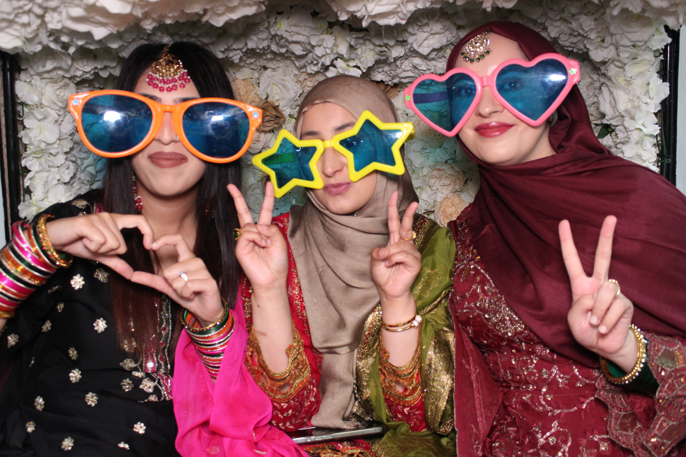 bridal party photobooth fun party